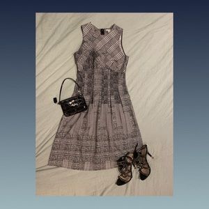 Women’s H&M Retro B&W Cocktail Dress // Size 6